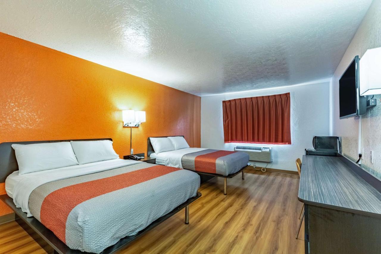 Motel 6 Houston North - ספרינג מראה חיצוני תמונה